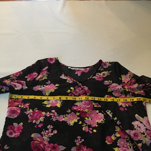 Cupid’S Dairy Silky SemiSheer Floral Top - Picture 8 of 10